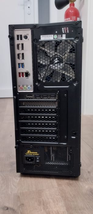 PC Gaming GeForce RTX 3050 8G e i5-12600 + teclado e mousepad