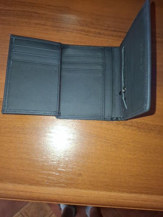 Witam Sprzedam nowiutki męski skórzany portfel wykonany jest bardzo so