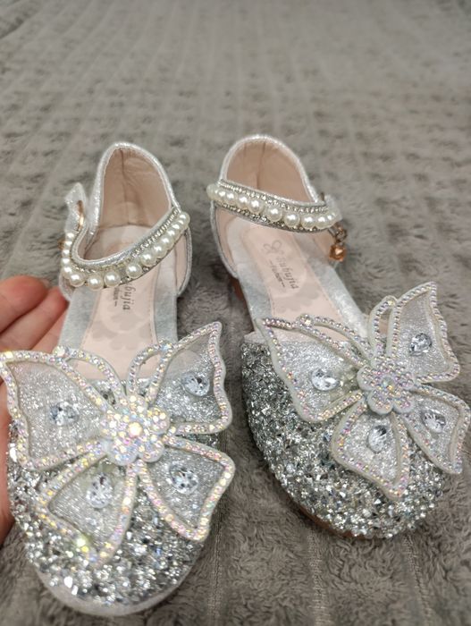 Туфлі святкові дуже красиві