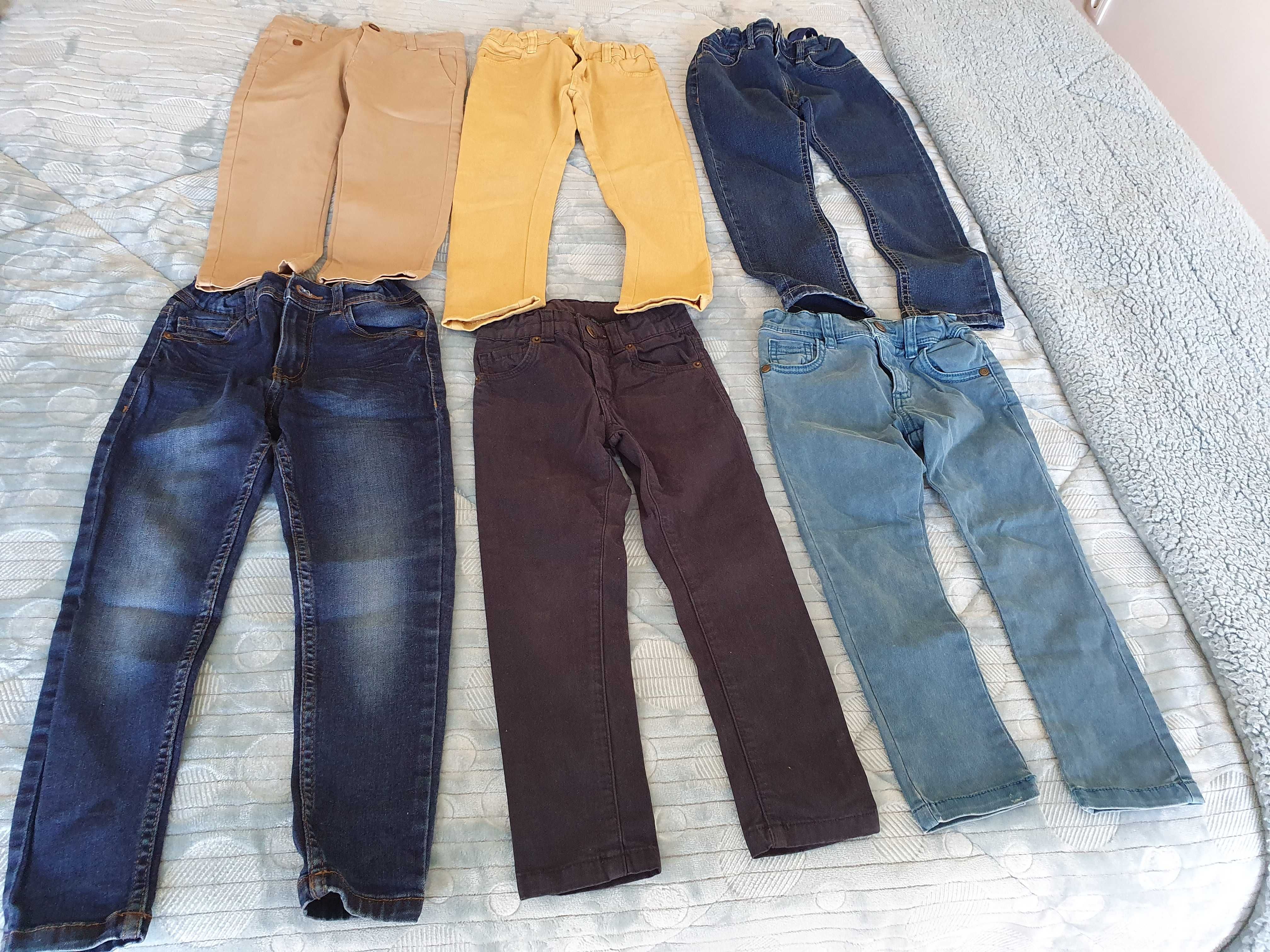 Quatro(duas vendidas) pares de calças originais de marca para menino