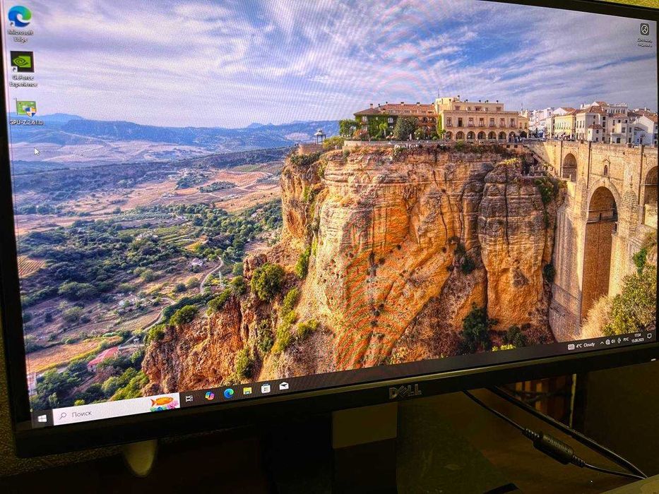 Монiтор Dell S2240Lc та блок Fractal Design Core 1100 + клавiатура