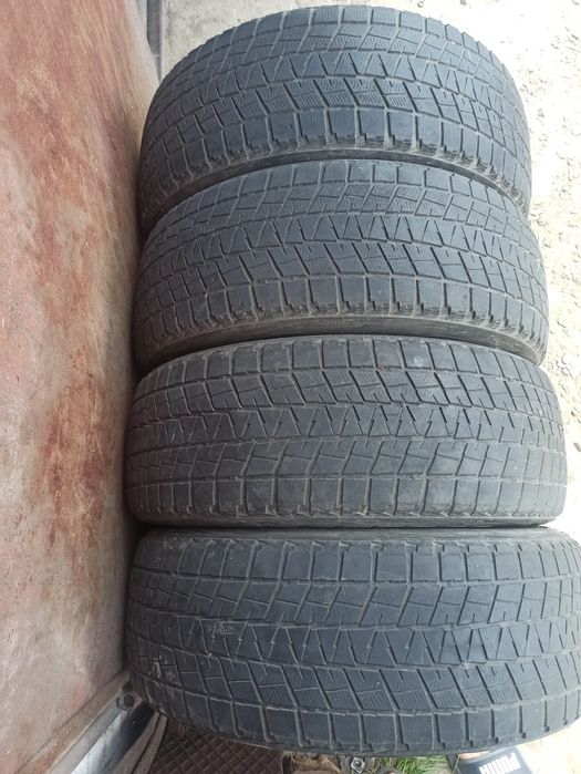 Brigestone blizzak 235/60r18