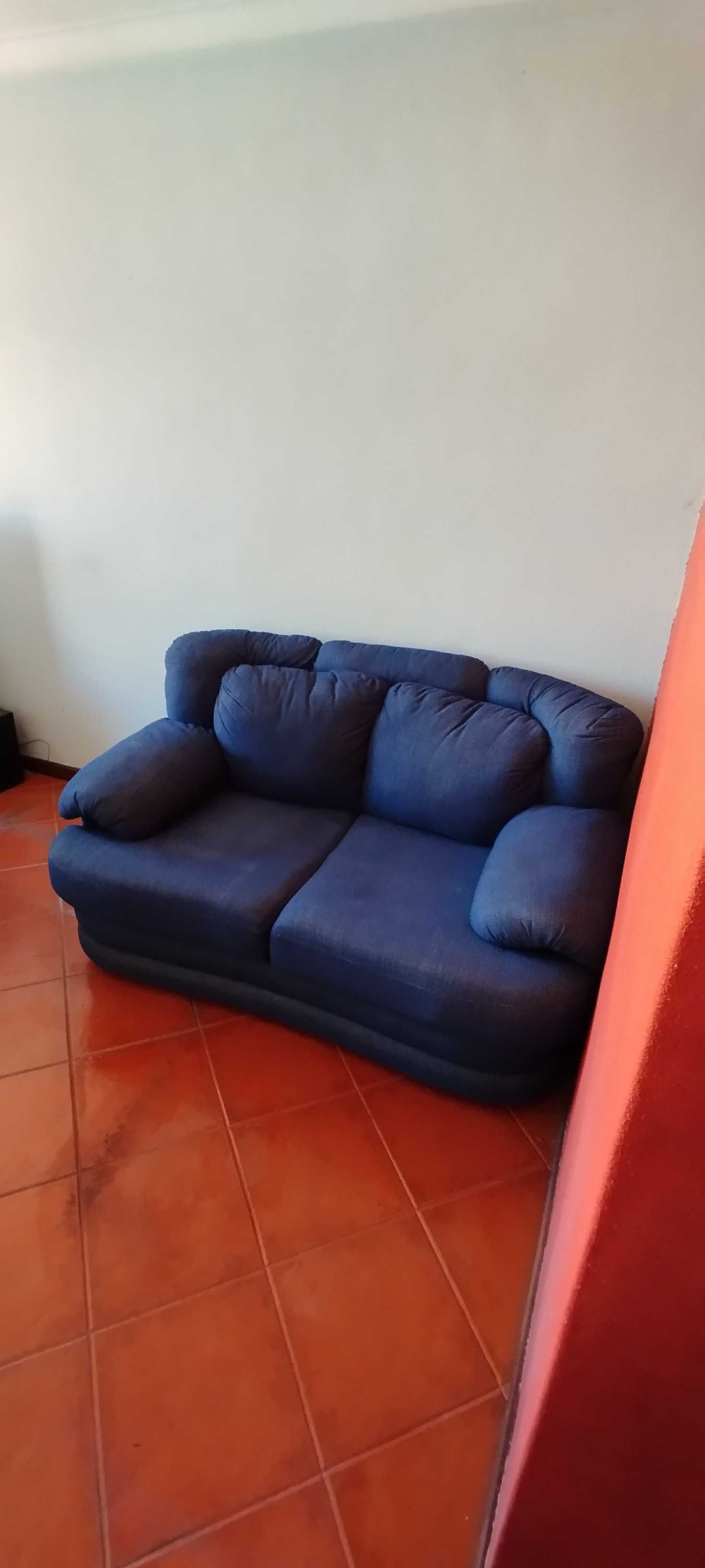 Sofá Azul Escuro de 2 Lugares