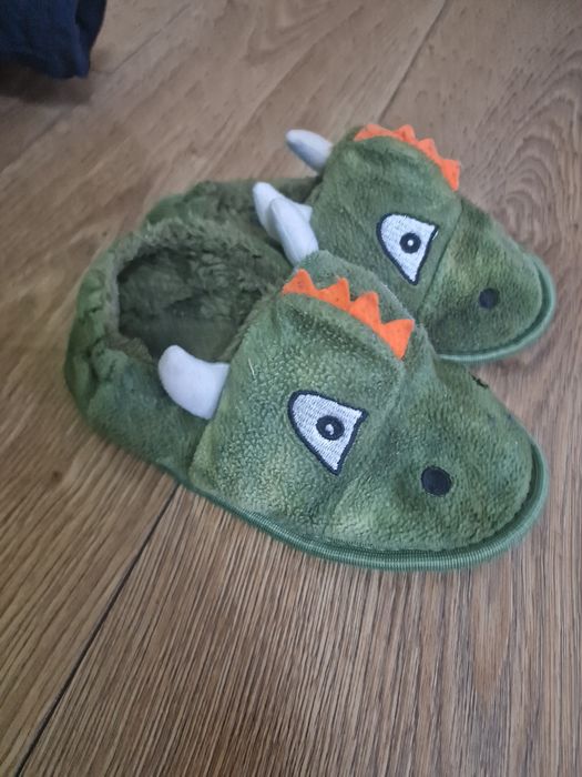 Buty, ciapy, chłopiec