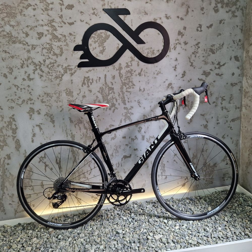 [155] Rower szosowy GIANT DEFY koła 28” rozmiar: M