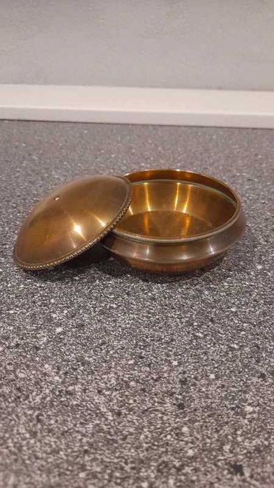 Puzderko pudełko szkatułka cukiernica mosiężna metal retro vintage