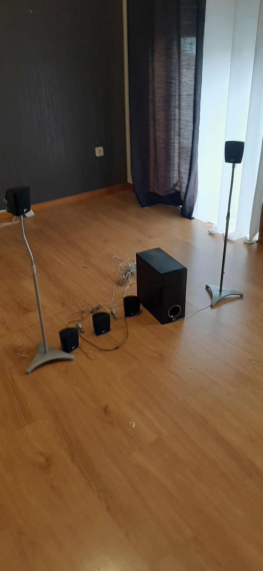 Home cinema LG completo com 2 tripés