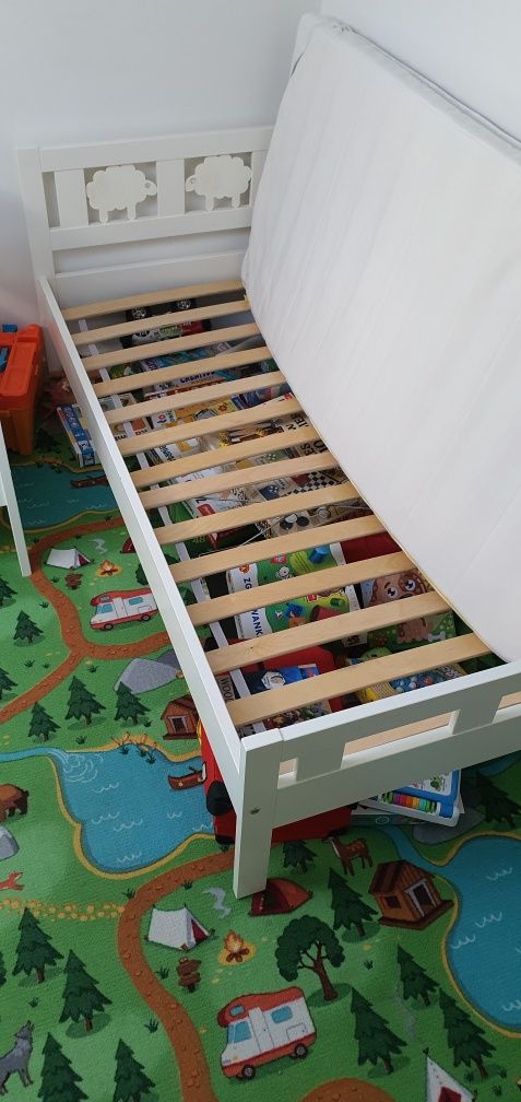 Łóżeczko dziecięce Ikea Kritter może być z materacem