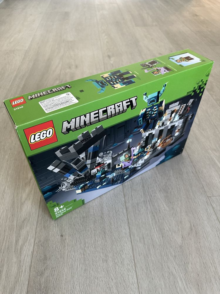 LEGO Minecraft Битва у Глибинній Темряві 584 деталі (21246)