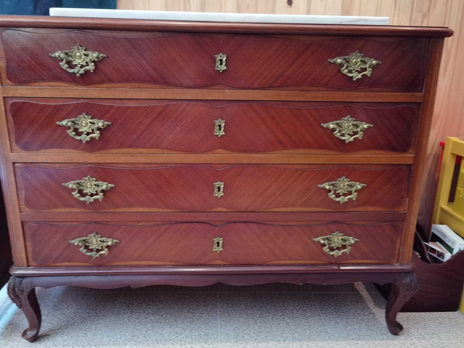 Cómoda madeira Clássica