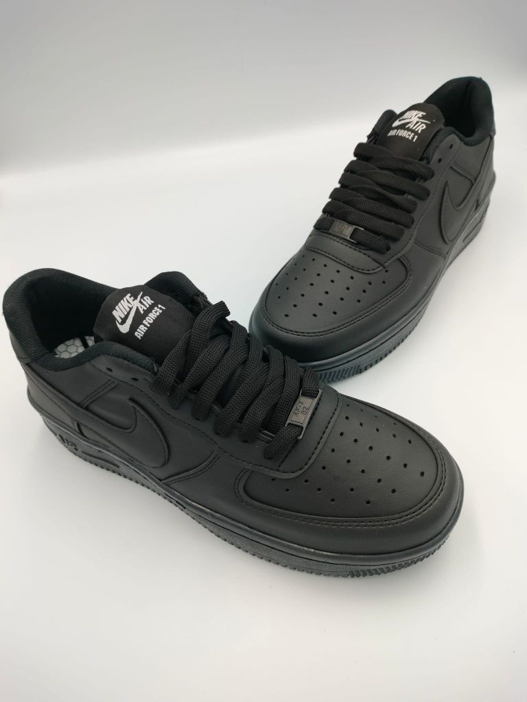 Nowość Nike Air Force 1 Black r 42 skarpetki Nike gratis