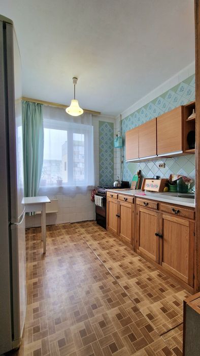 Продам 3 кімнатну квартиру по пр. М.Лушпи