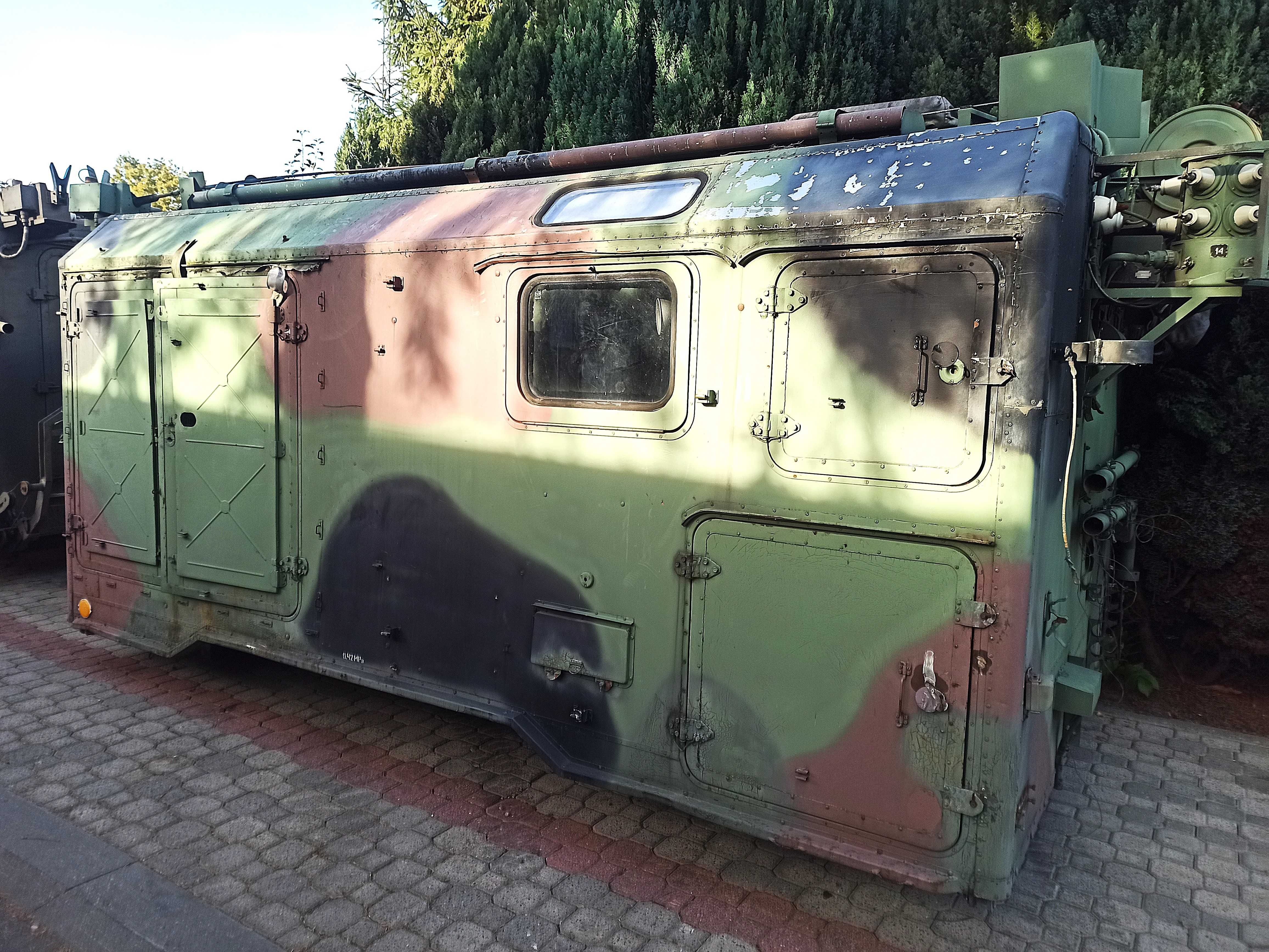 Radiostacja R-140 wojskowa radiolinia R-140