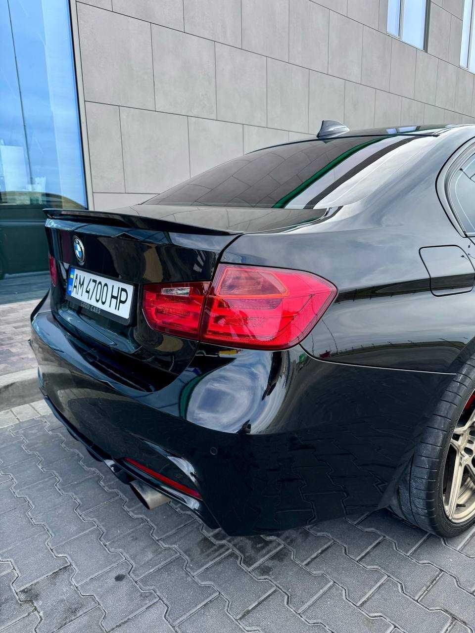 Продам офіційну BMW 335i xDrive МКПП