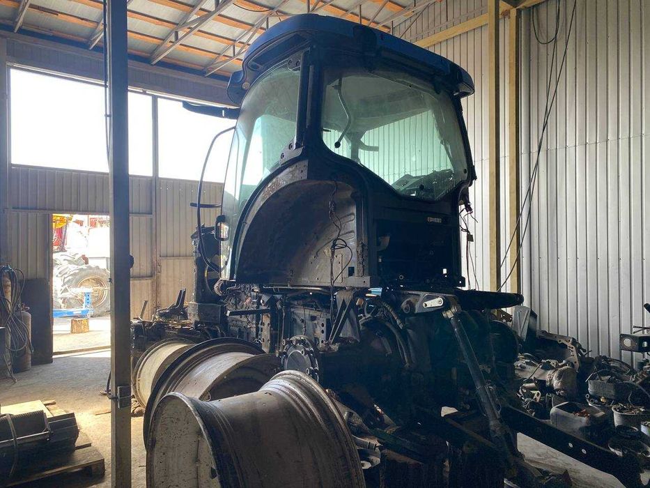 Елементи тракторів New Holland T7060 / T8040 та інші