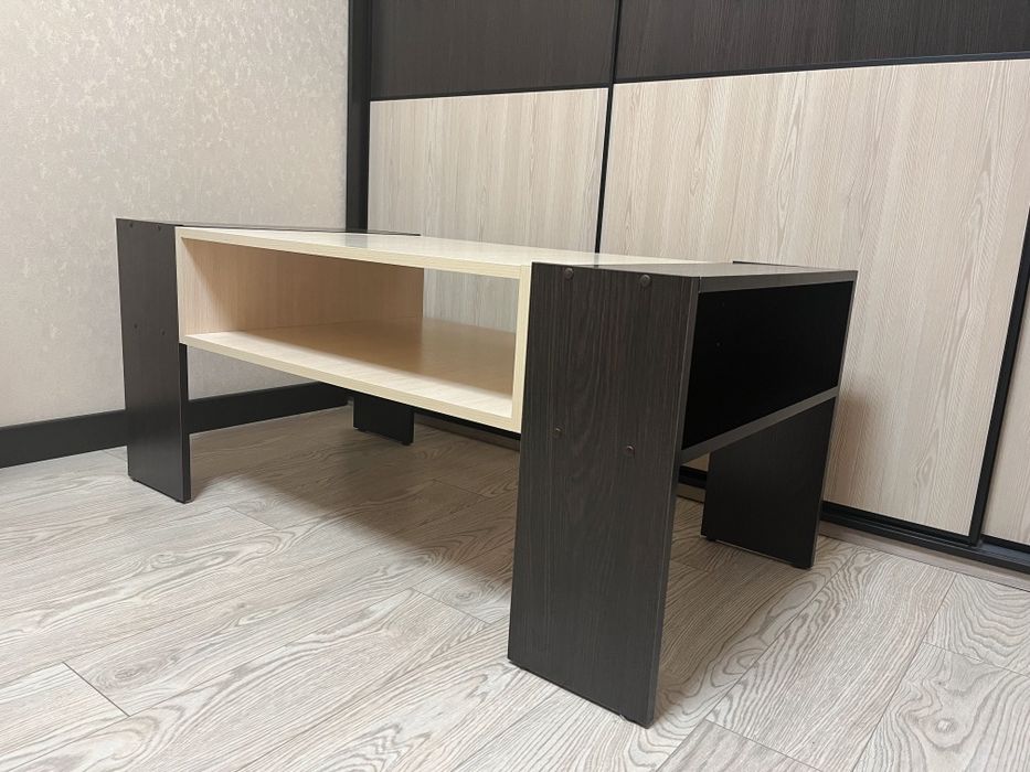 Журнальный столик