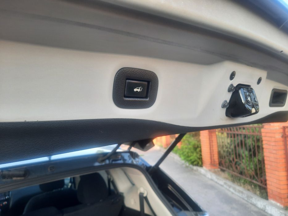 Nissan Rogue газ бензин 7місць