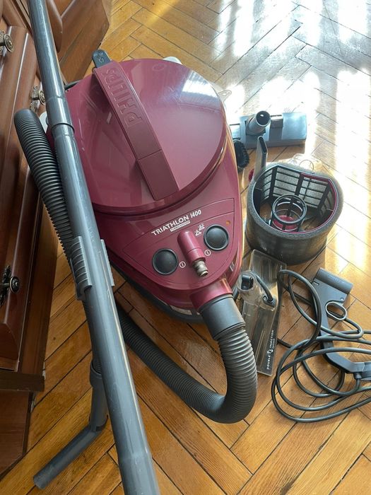 Пылесос Philips Triathlon 1400