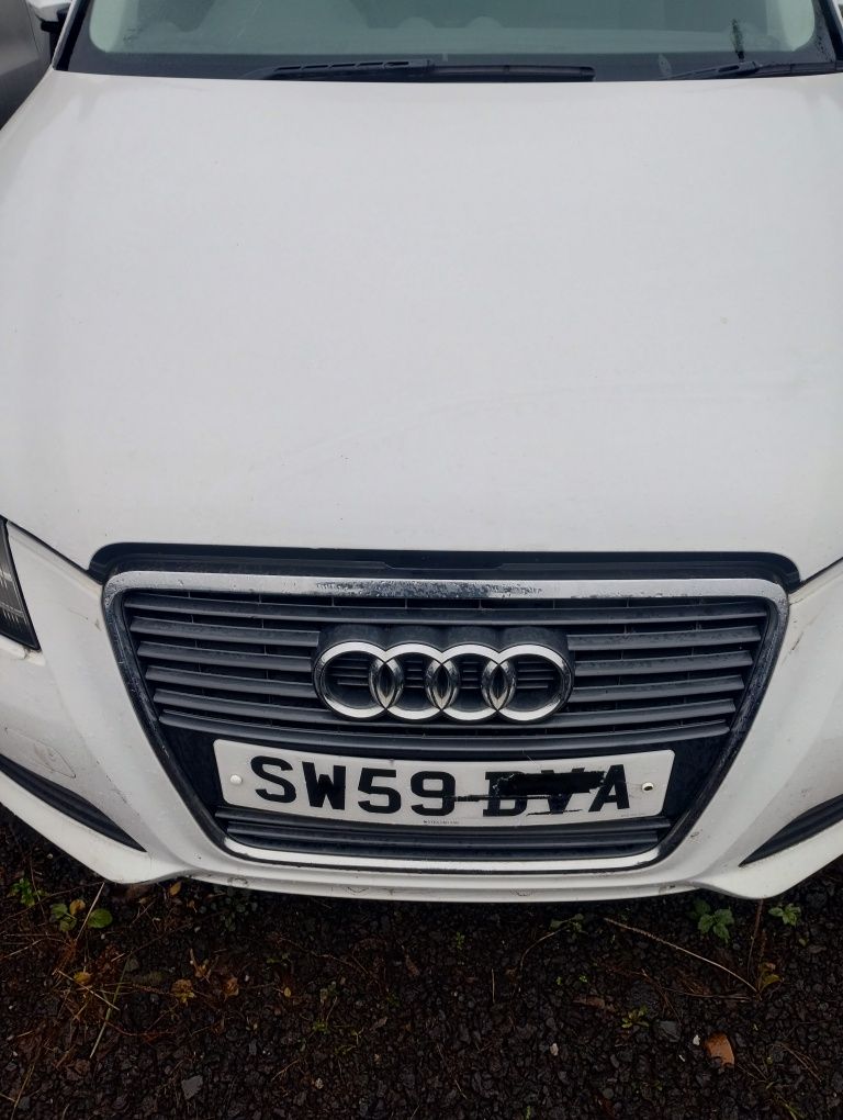 maska błotnik zderzak przedni pas audi a3 8p 1.6 benzyna Ly9c