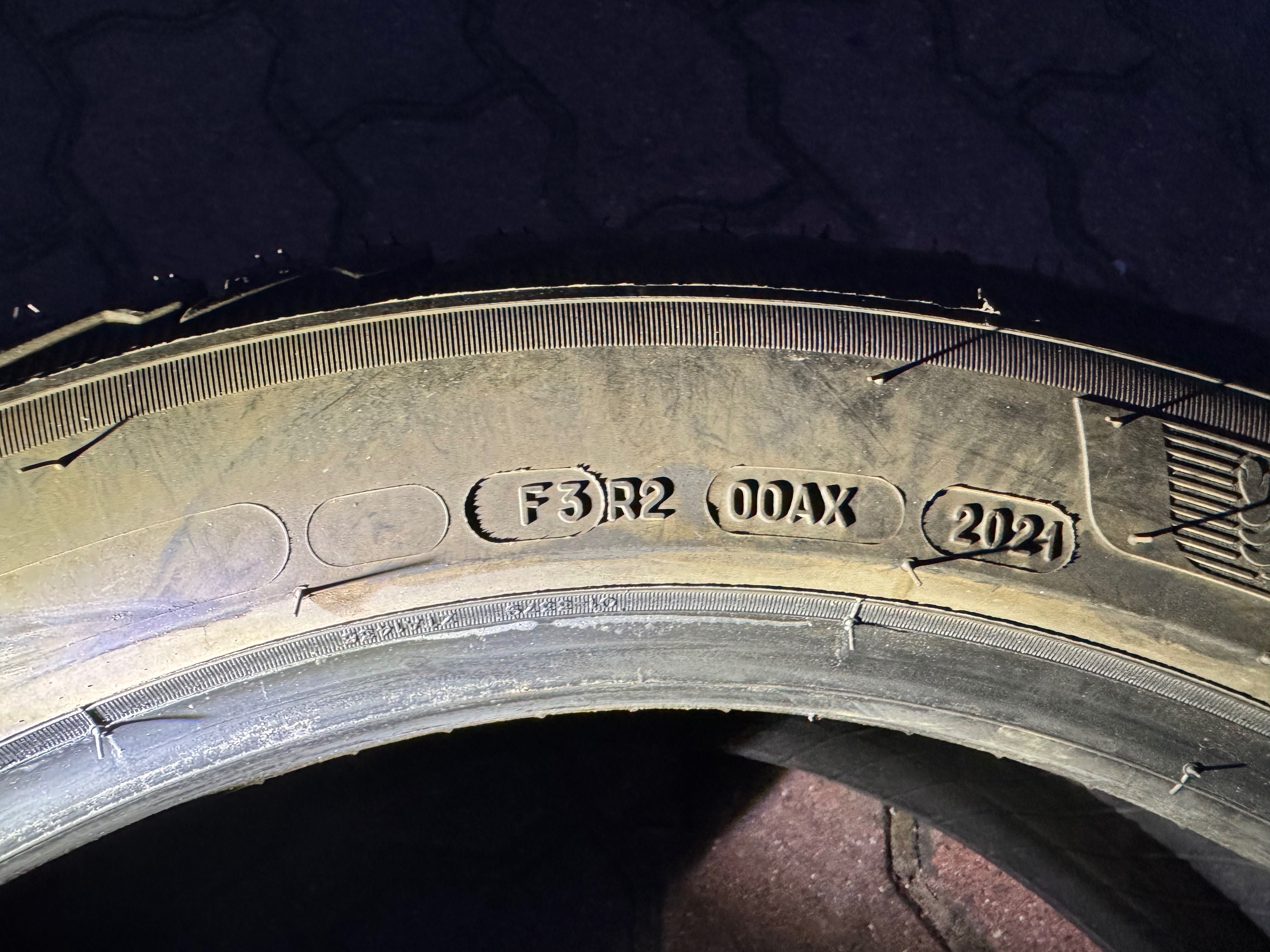 Komplet zimowych opon Michelin Pilot Alpin 5, 225/45 R19 96V (21 r.)