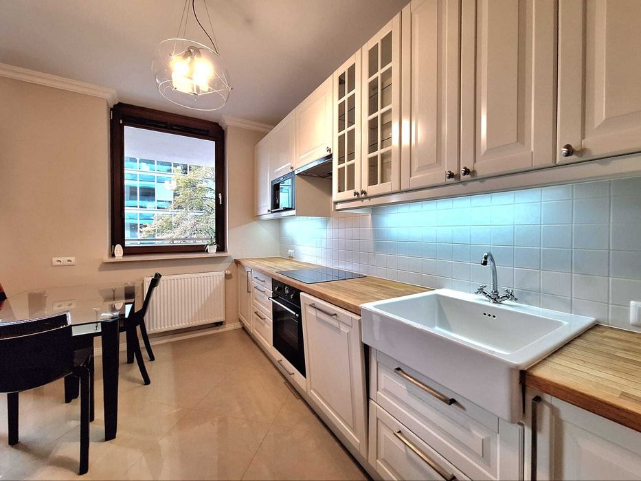 Browary Warszawskie ul. Chłodna 48 (Apartamentowiec Meridian ) 2 pok