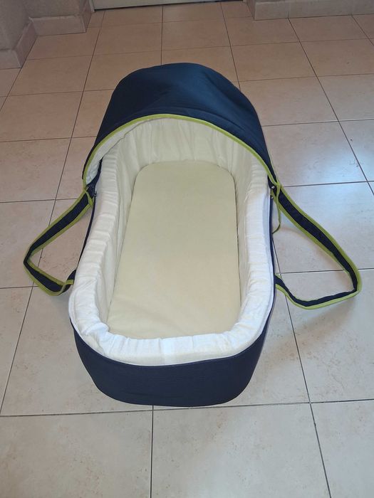 Alcofa para bebé recém nascido (dimensões: 70cm x 30cm)