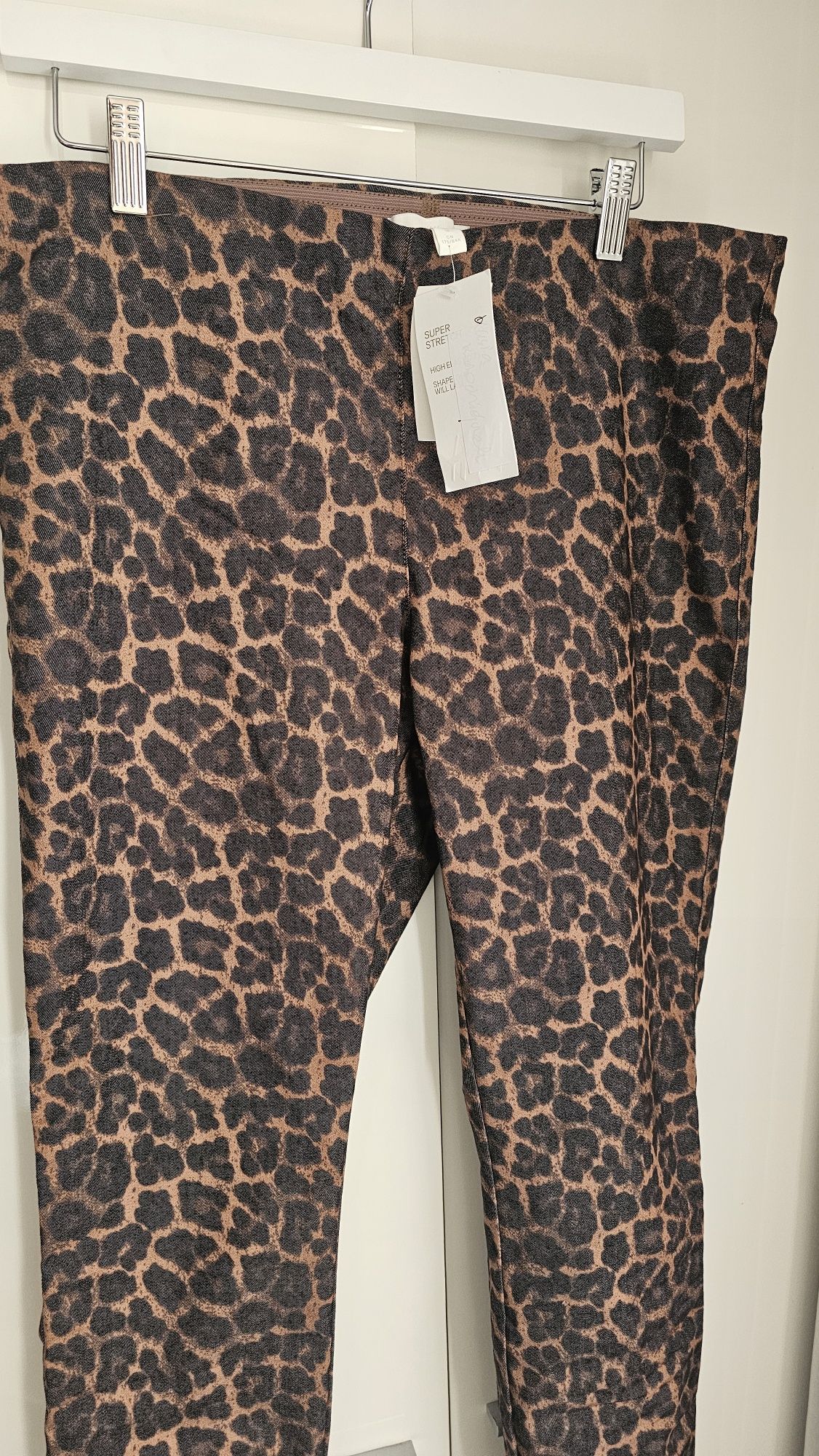 Wyprzedaż Spodnie  legginsy panterka H&M r.40/42  Nowe