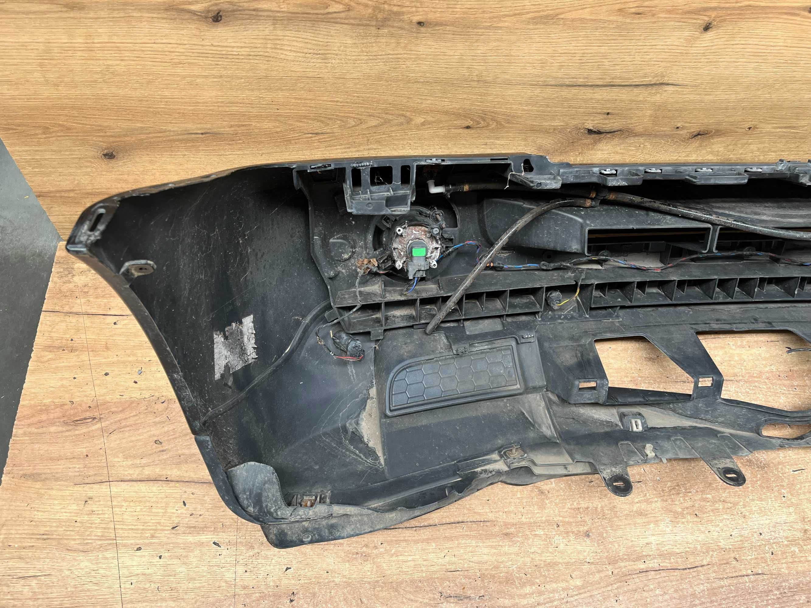 Zderzak przedni Range Rover Sport 4x pdc Spryski kolor java black