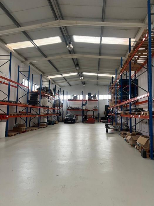 Aluguer Armazem com 350m2
