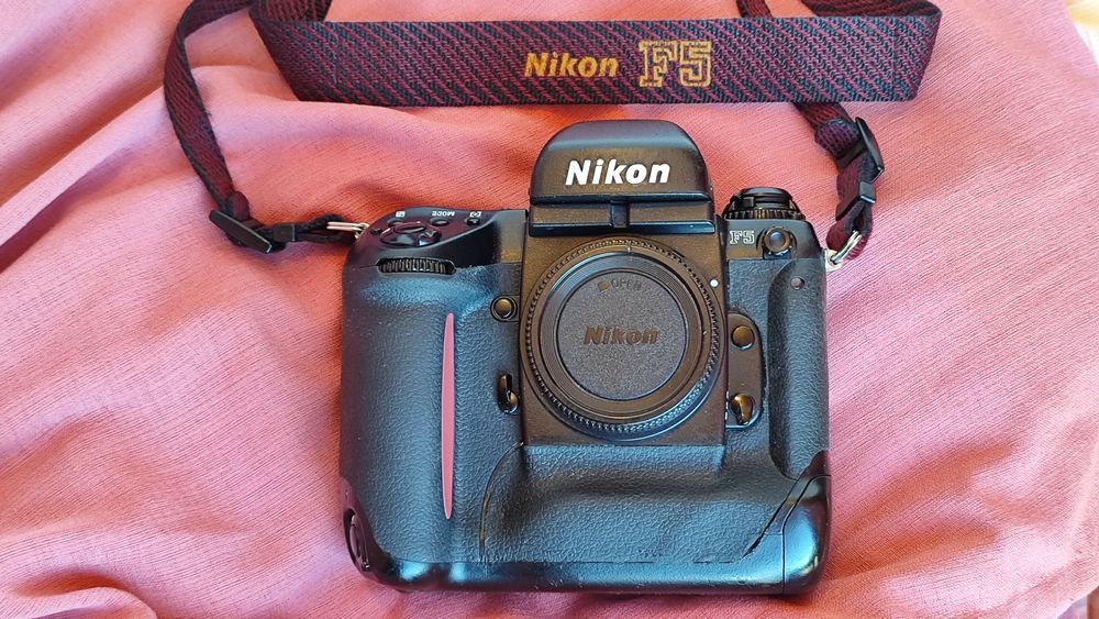 Nikon F5 em muito bom estado