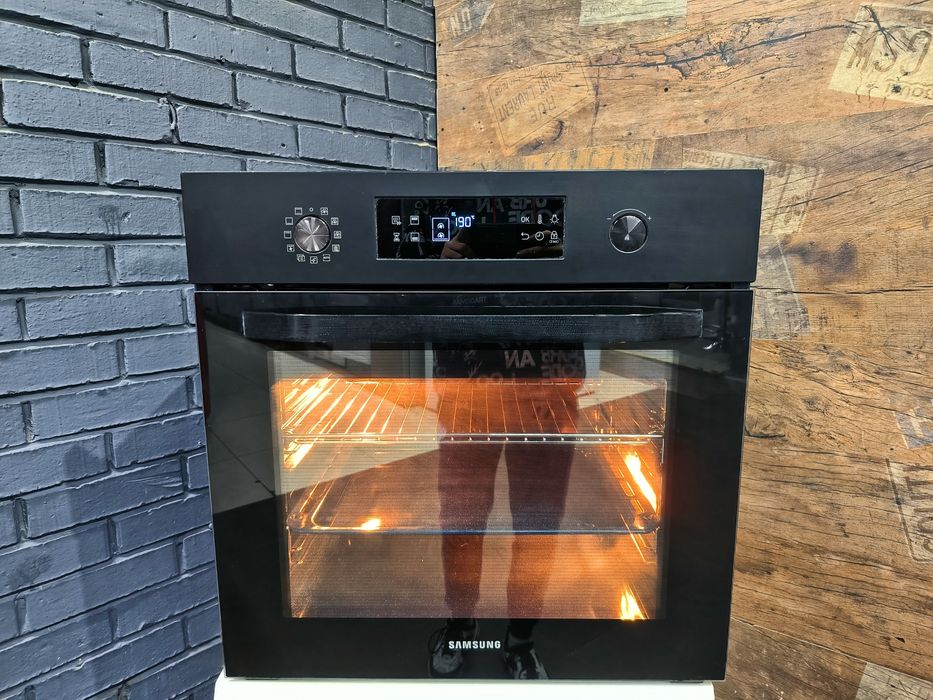 Духова шафа/духовой шкаф Samsung BQ1S4T133, в відмінному стані