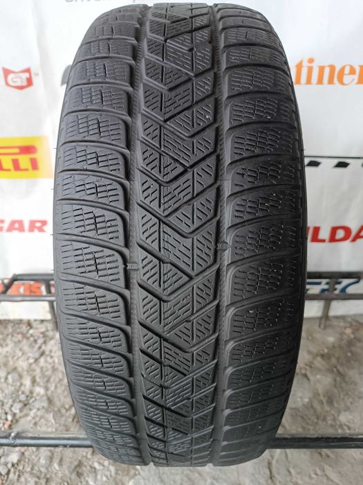 Зимова шина розпаровка,одна  235/60 R18 Pirelli scorpion winter 23рік