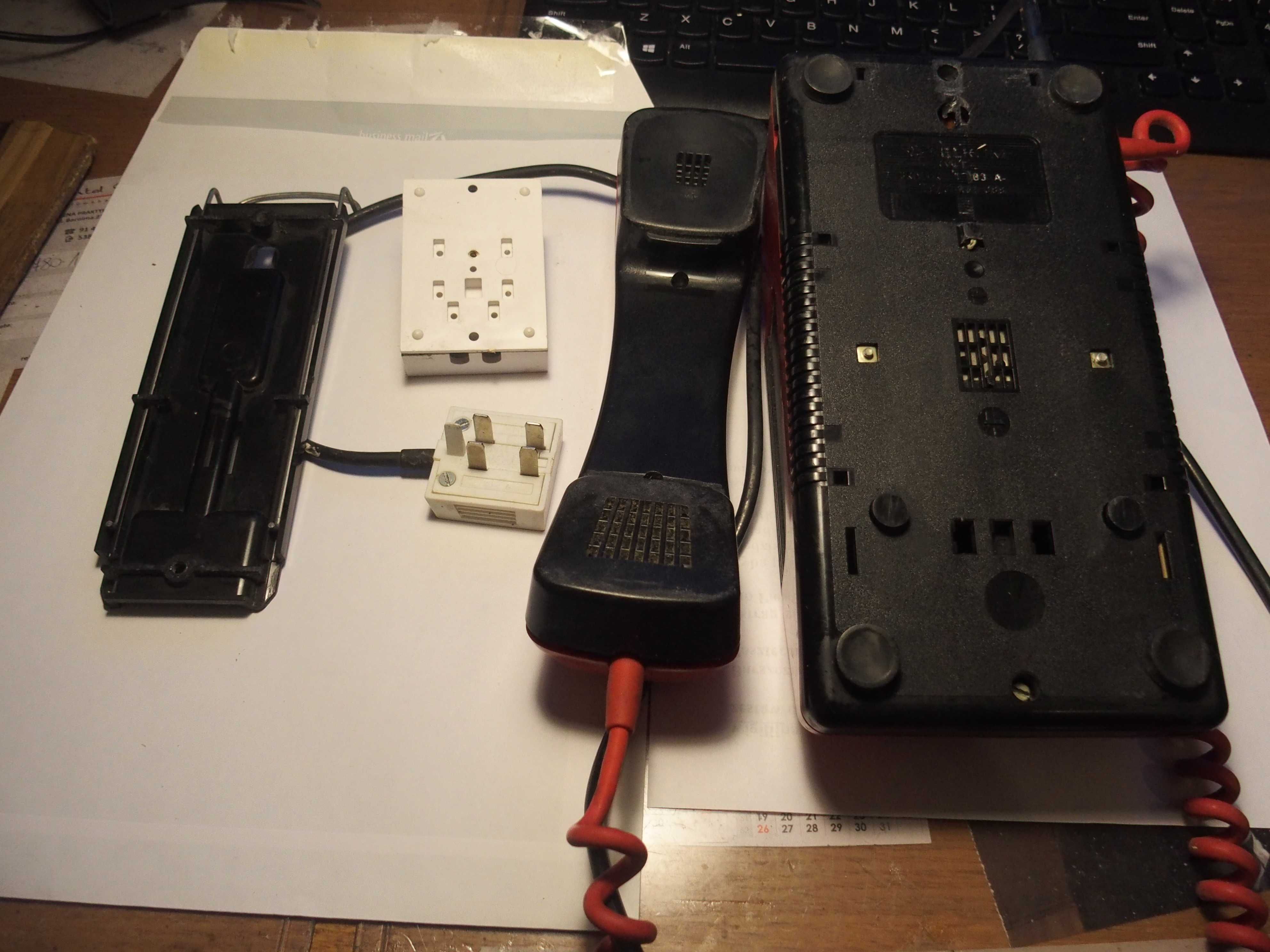 Telefon retro z gabinetu I sekretarza PZPR