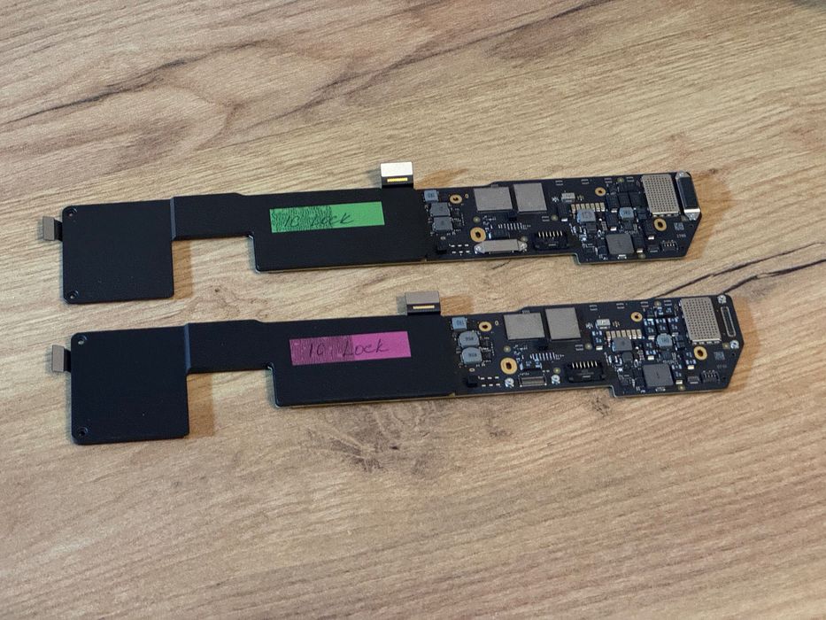 Материнська плата заблокована iCloud Lock на MacBook Air 13 M1 2020