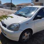 Toyota Yaris  branco