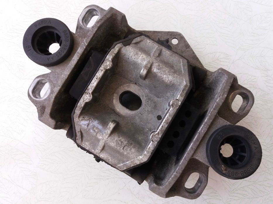 Подушка двигателя FORD MONDEO 2000-2007 1152321 / 1S717M122, Б/У