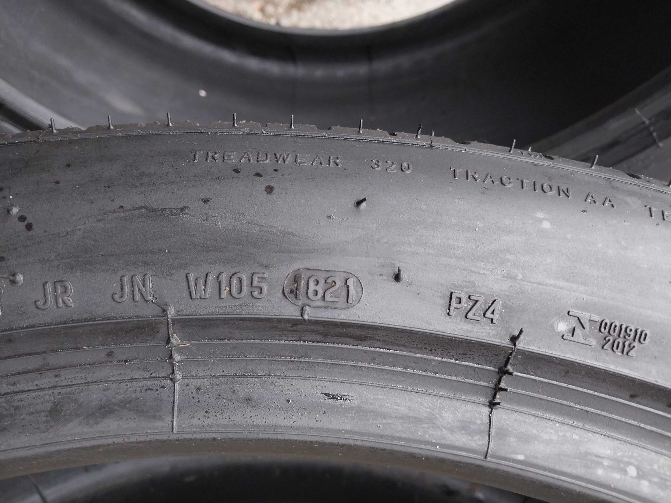 325 35 22 Pirelli, літо. Ціна за 2 шт.. 5400.