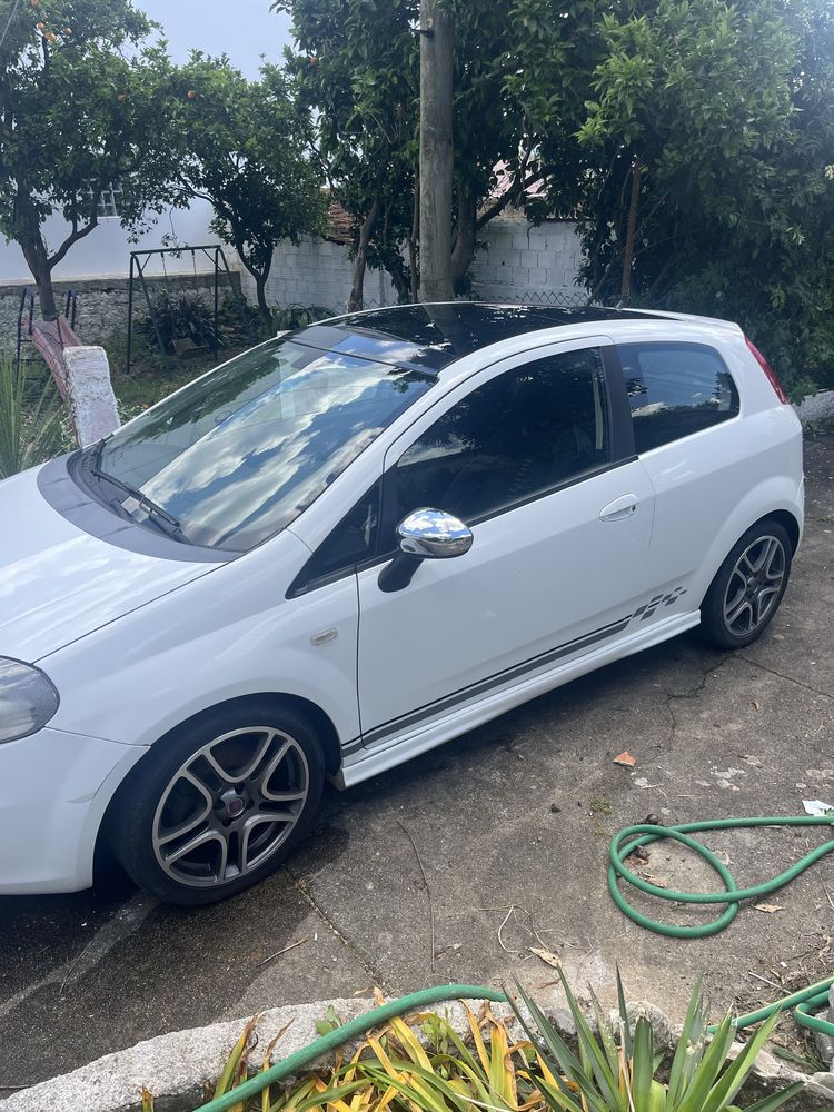 Punto Sport com Teto Panoramico