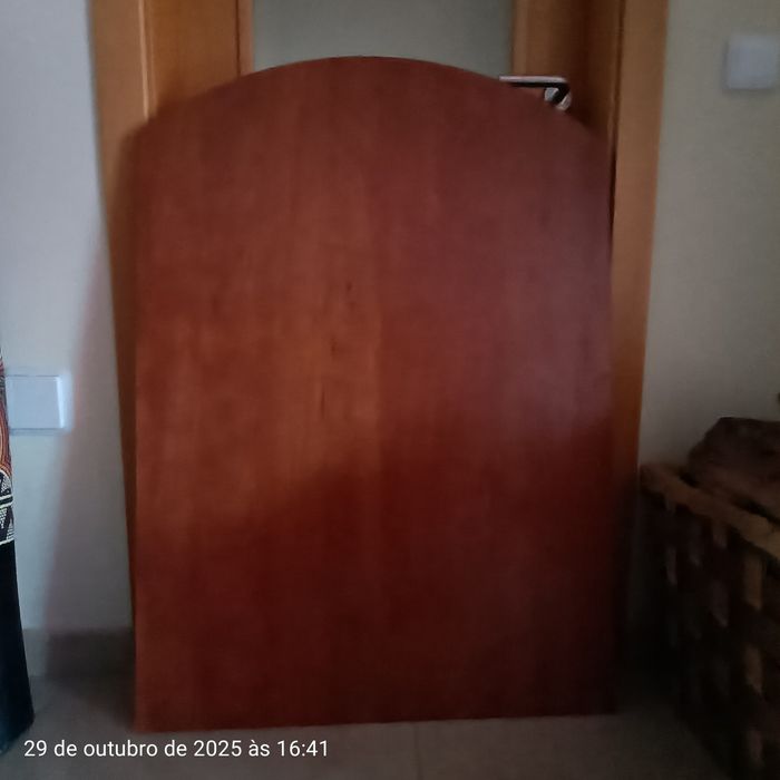 Espelho com prateleiras