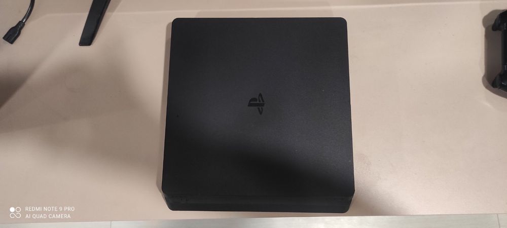 Sony PlayStation 4 slim 1TB