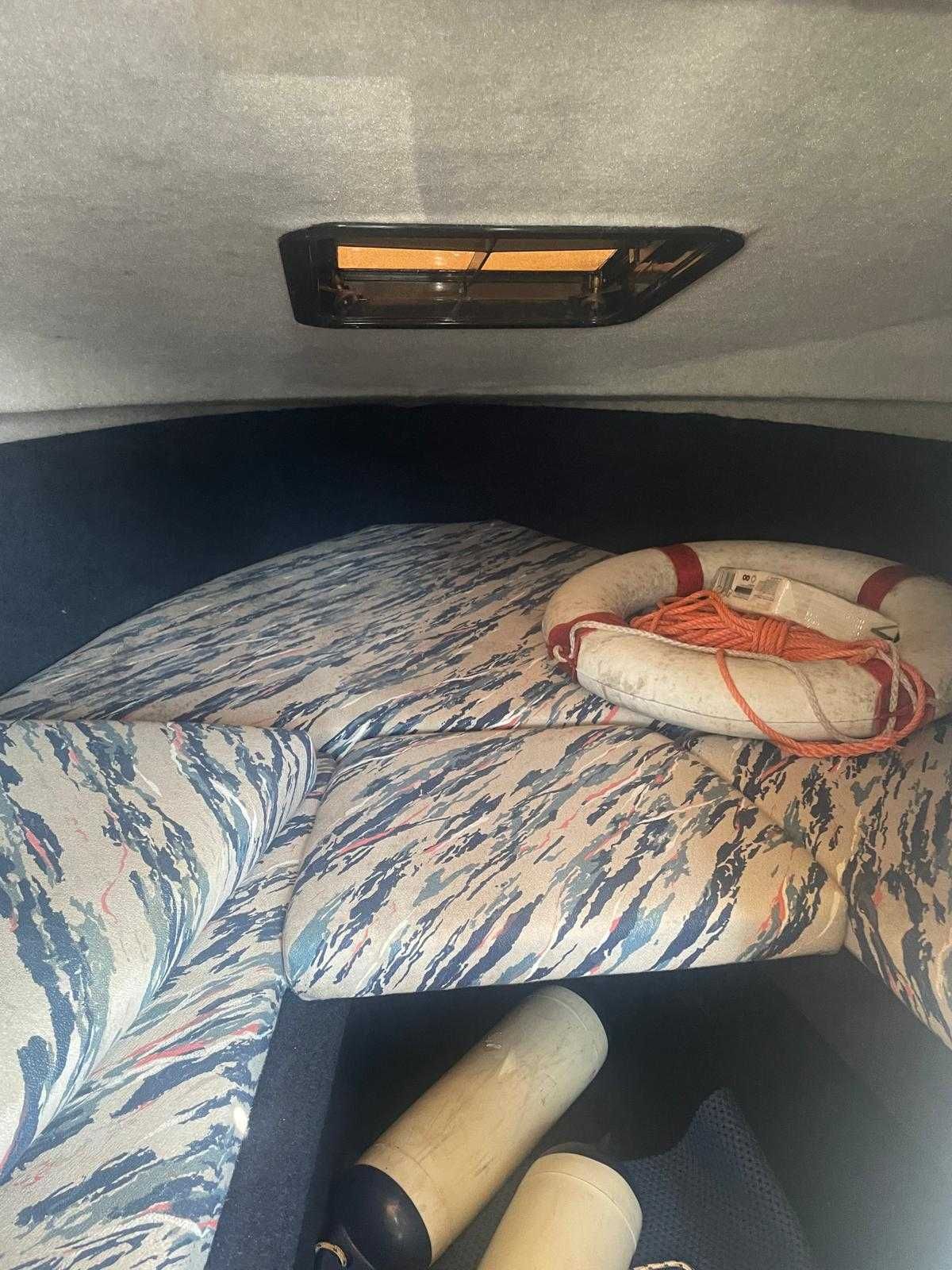 Bayliner Capri 2052 com atrelado