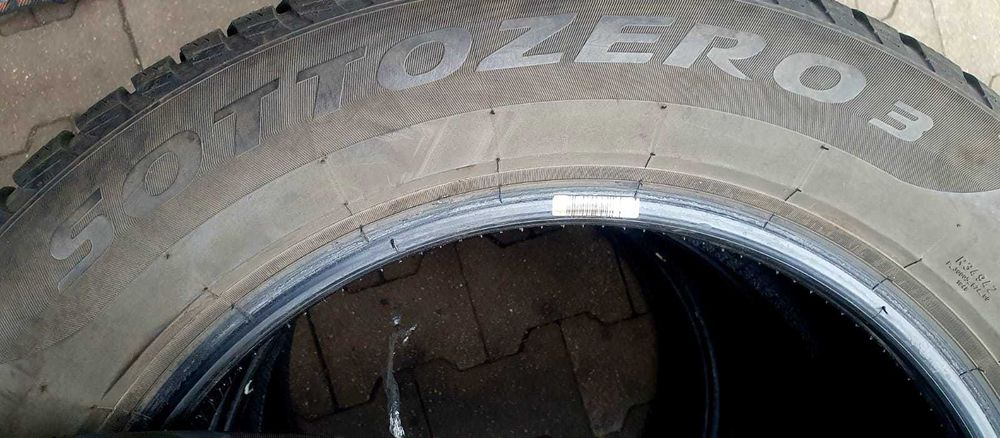 Pirelli Sottozero 3 Winter 225/60R18 104H DOT4720 4,5-5,5mm 4szt.