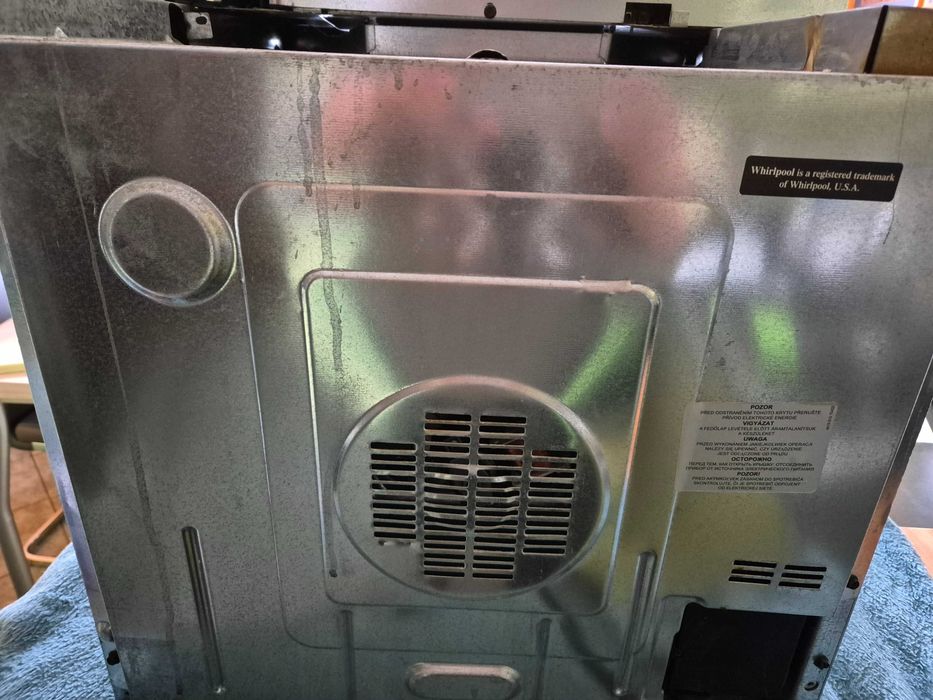 piekarnik Whirlpool AKZ 131 stalowy do zabudowy + 3 blachy