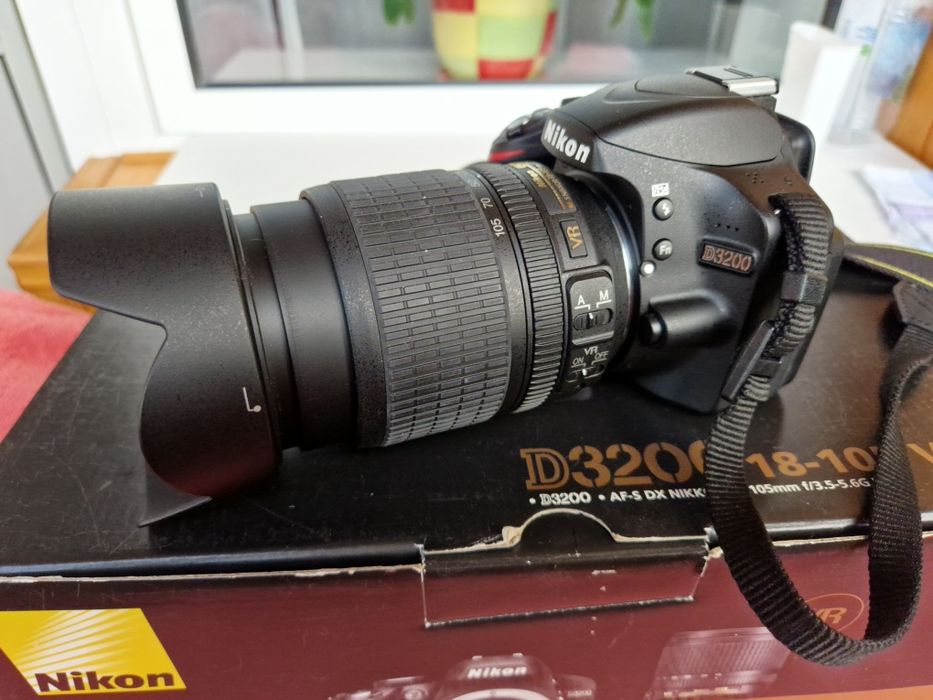 Продам Nikon D3200 18-105 VR Kit