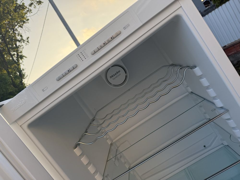 Комбінований дво камерний холодильник Miele 2м