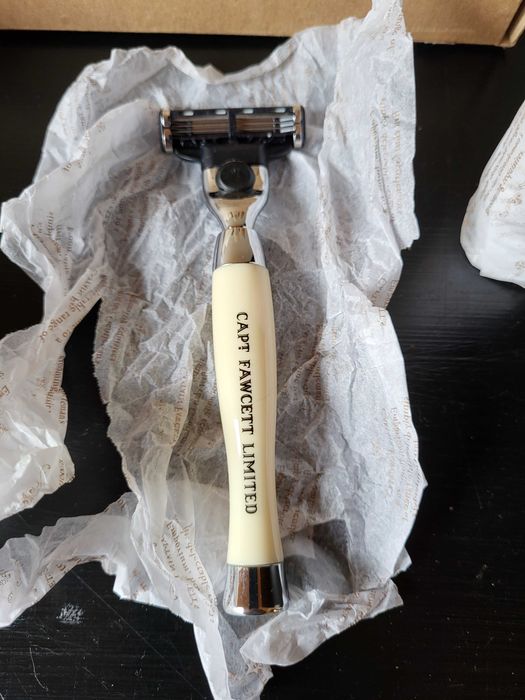 Captain Fawcett - zestaw do golenia Shave Brush, Razor & Shaving Soap