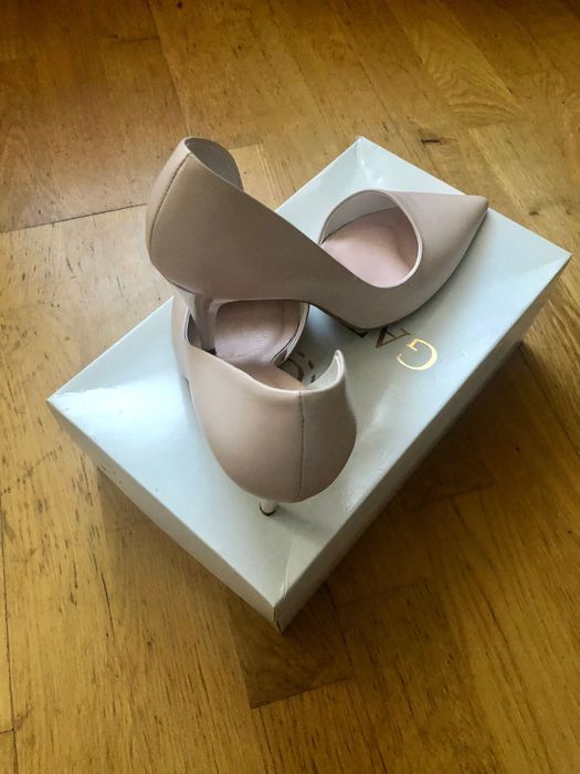 Piękne pantofle szpilki czółenka skóra naturalna  Gatuzo 39 jak NOWE