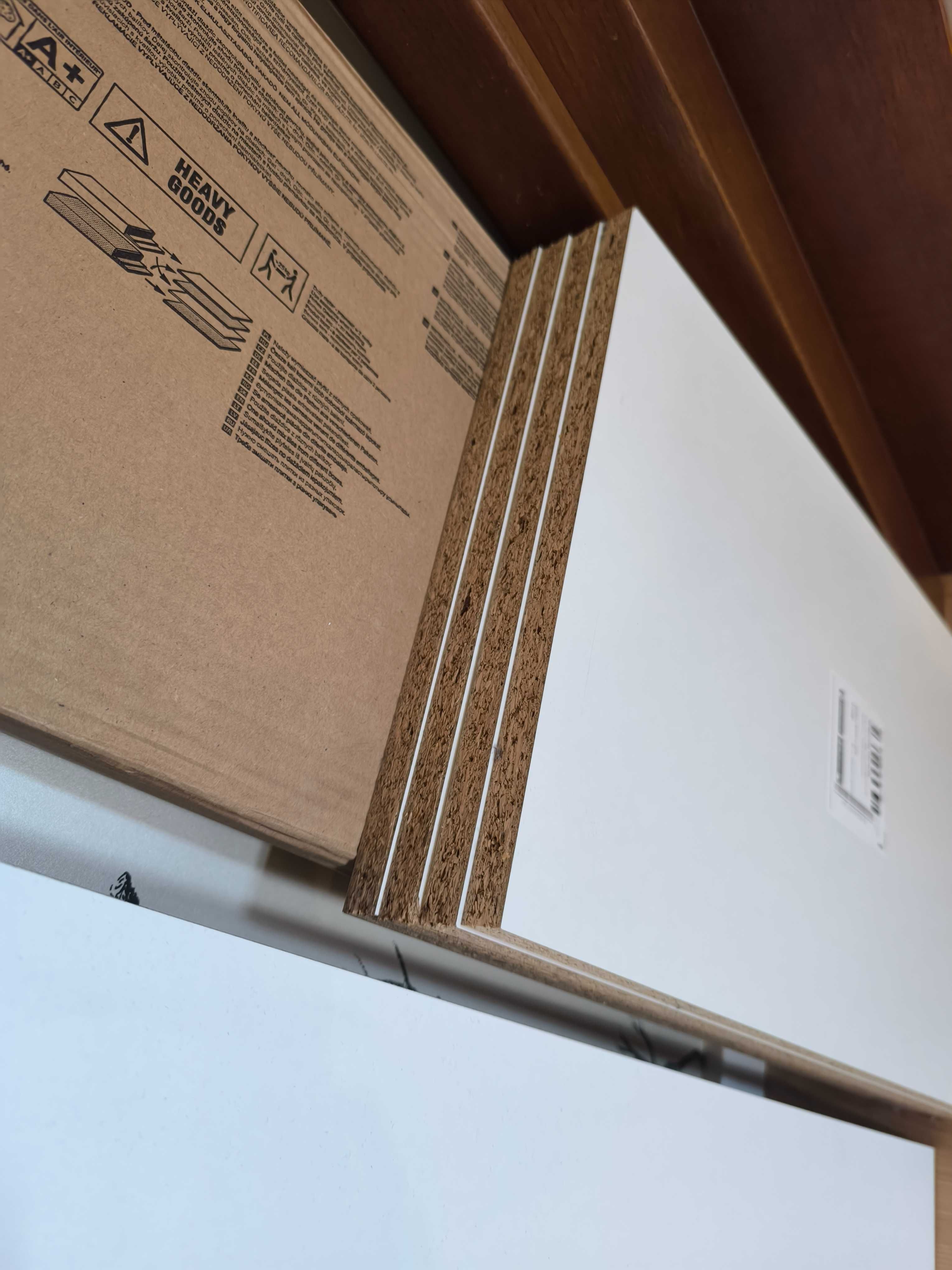 Formatki półki z białej płyty 31,3 x 52,4 x 1,6.
