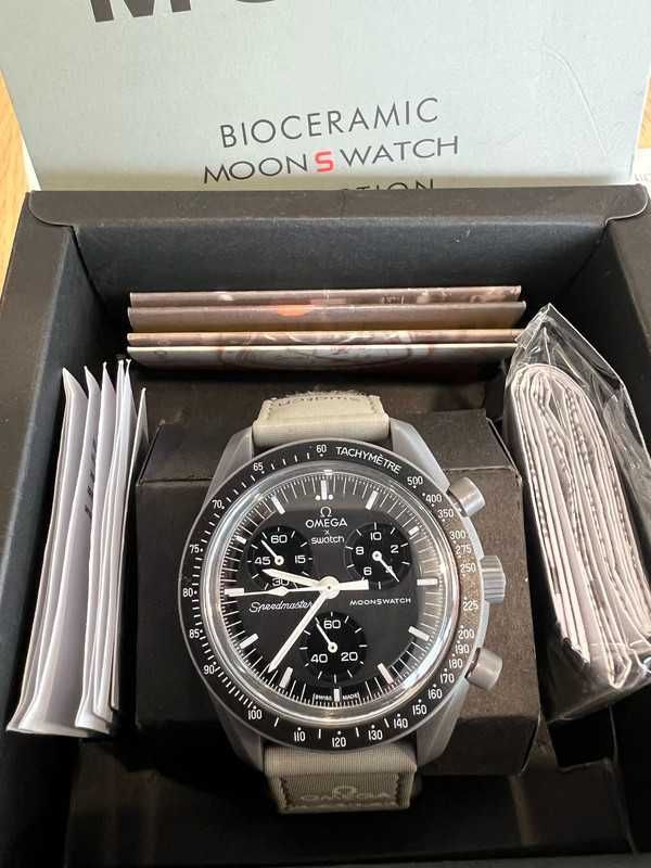 Swatch x Omega Bioceramic Moonswatch Mission to the Moon SO33M100