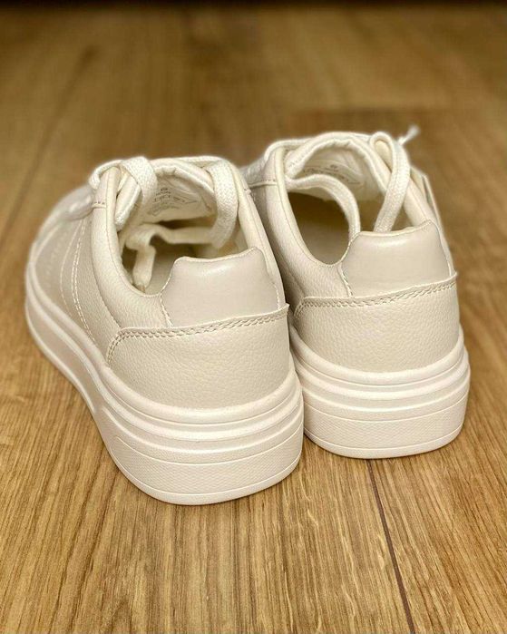 Кеди House молочного кольору 37р, нові (23.5см)